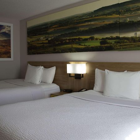 Days Inn By Wyndham Colby Εξωτερικό φωτογραφία