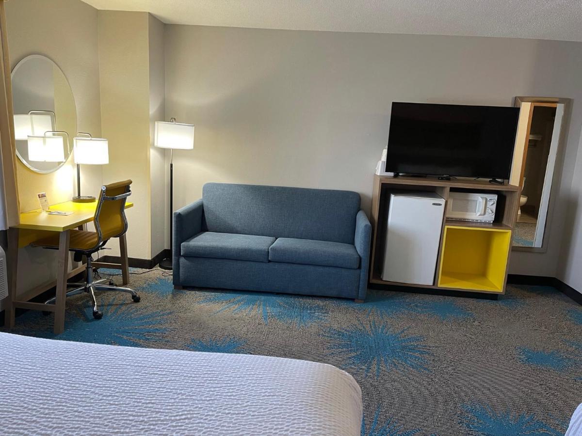 Days Inn By Wyndham Colby Εξωτερικό φωτογραφία