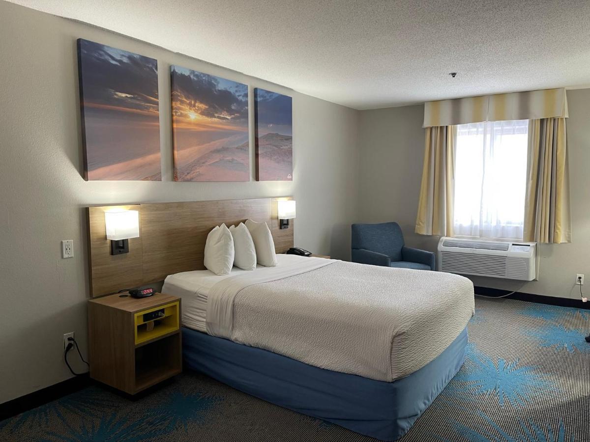 Days Inn By Wyndham Colby Εξωτερικό φωτογραφία