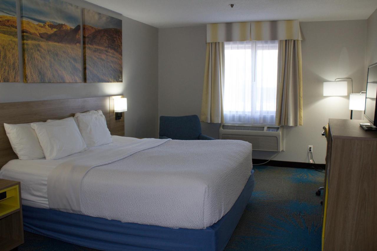 Days Inn By Wyndham Colby Εξωτερικό φωτογραφία