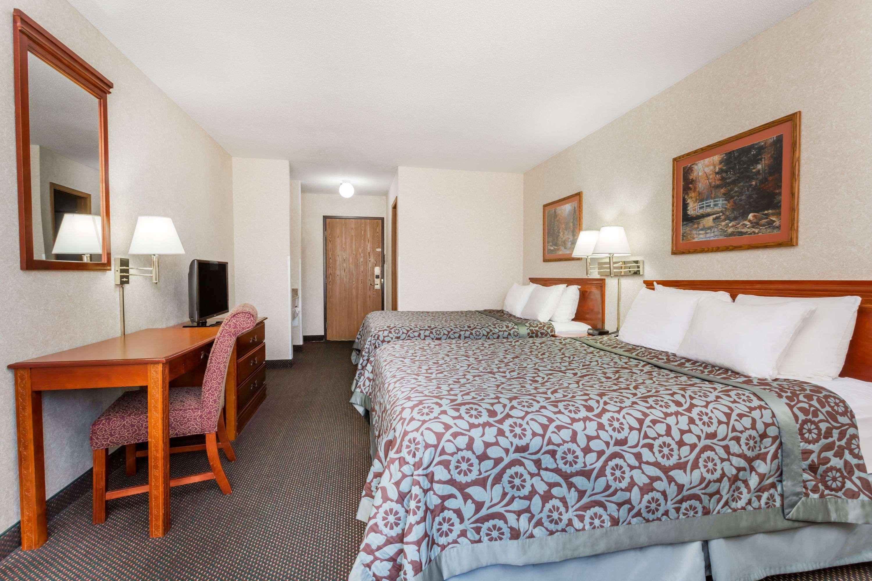 Days Inn By Wyndham Colby Εξωτερικό φωτογραφία